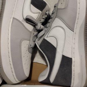 Rare Size 11 Nike Air Force 1 Low '07 LV8 2Atmosphere Grey Thunder Grey (2019)